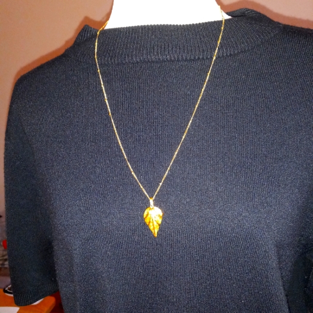 Pendant Leaf Fashion Opera Necklace 27"